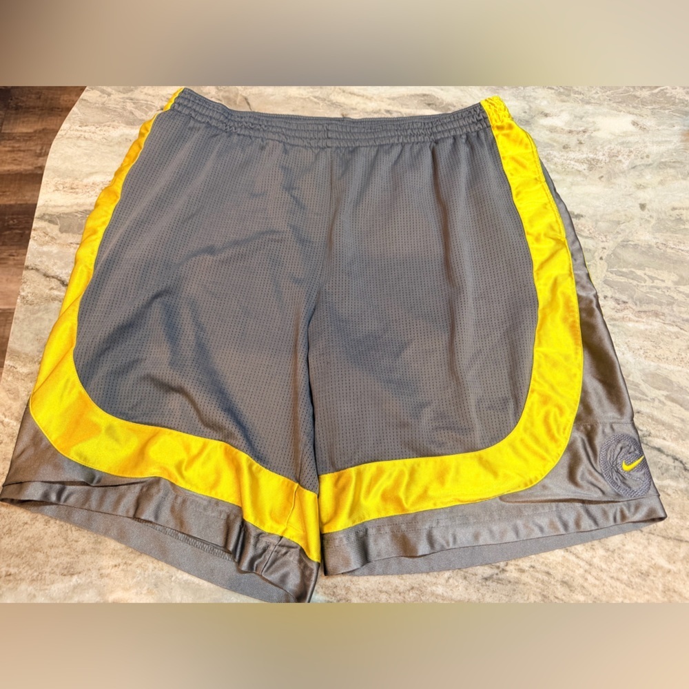 Nike Men’s XXL Basketball Shorts Gray Yellow Mesh Athletic